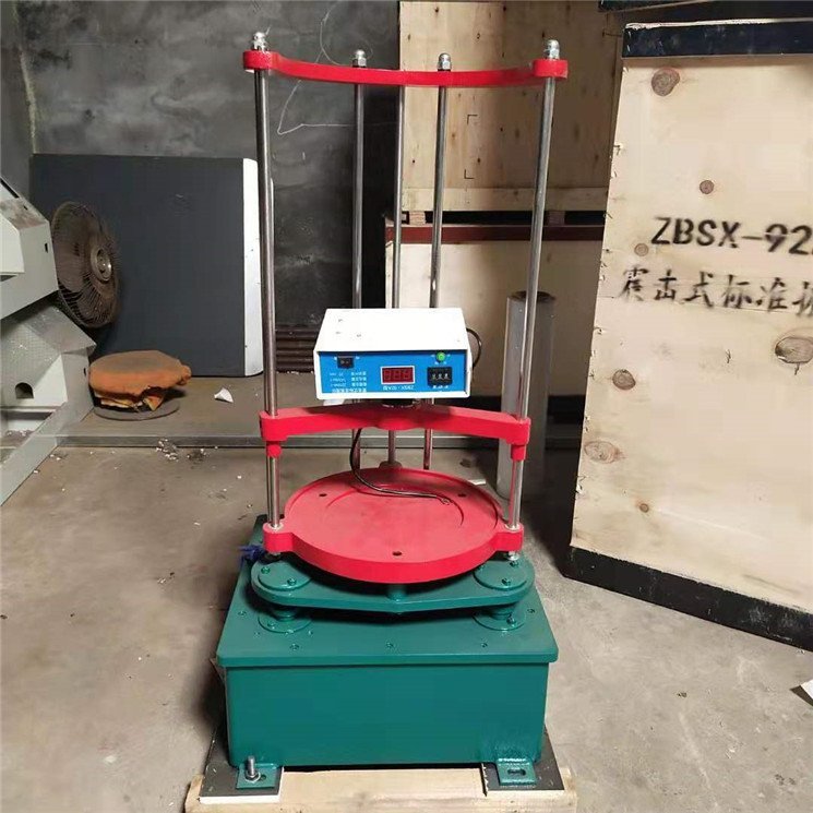 郴州市頂擊式標(biāo)準(zhǔn)振篩機(jī)的使用要注意哪些事項(xiàng)